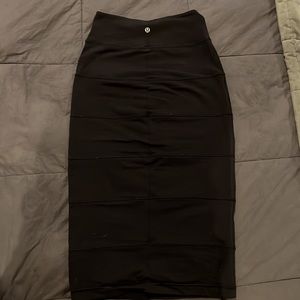 Black LuLu Lemon skirt